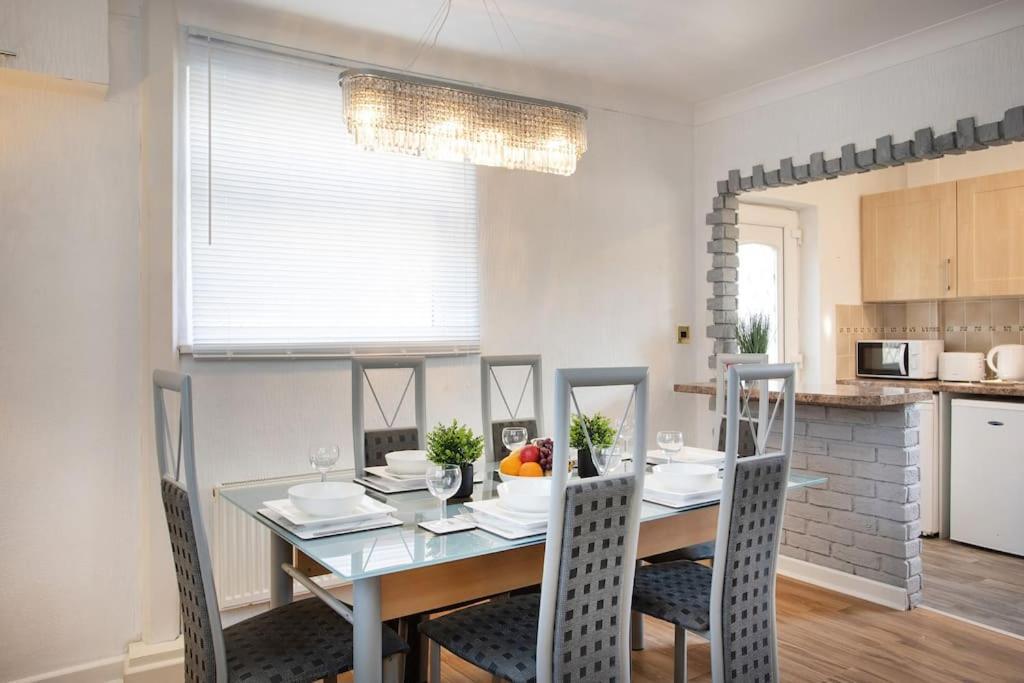 Rawmarsh House, Rotherham For Contractors & Families, Free Parking, High Speed Wifi, Etc โรเธอร์แฮม ภายนอก รูปภาพ